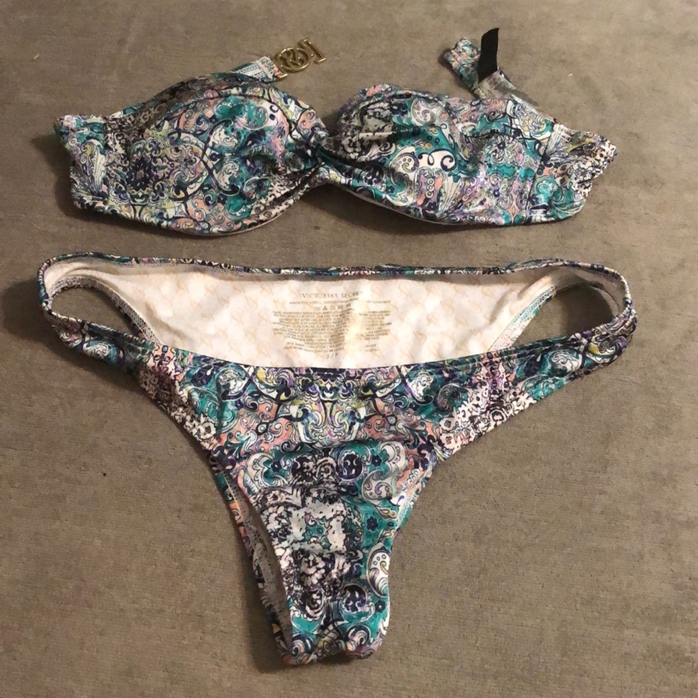 Victoria’s Secret Bikini 34A and S bottom